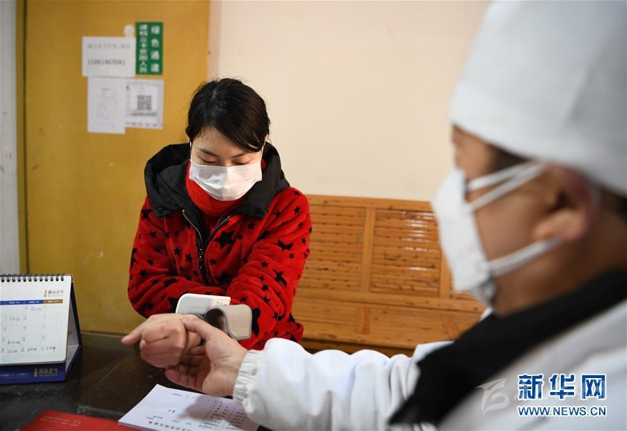 （抓好經(jīng)濟(jì)發(fā)展 應(yīng)對(duì)復(fù)雜局面·圖文互動(dòng)）（1）2500萬(wàn)農(nóng)民工如何安全返崗？——農(nóng)民工大省四川復(fù)工觀察