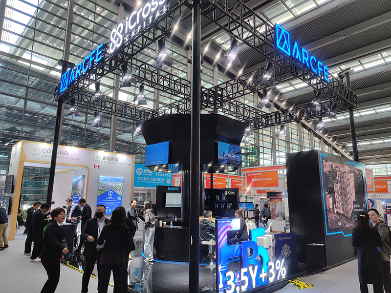 2023年12月16日，第十七屆深圳國(guó)際金融博覽會(huì)在深圳會(huì)展中心開(kāi)幕，近300家金融機(jī)構(gòu)和企業(yè)攜手多款金融產(chǎn)品集中亮相。