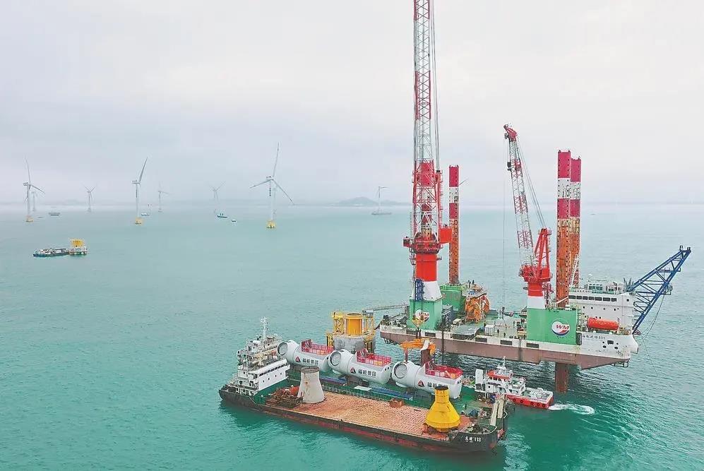 福能集團(tuán)曾是“一煤獨(dú)大”的老國企，近年來積極轉(zhuǎn)型，布局新能源、新材料、醫(yī)療健康等領(lǐng)域。圖為福能集團(tuán)三川海上風(fēng)電項(xiàng)目。（資料圖片）